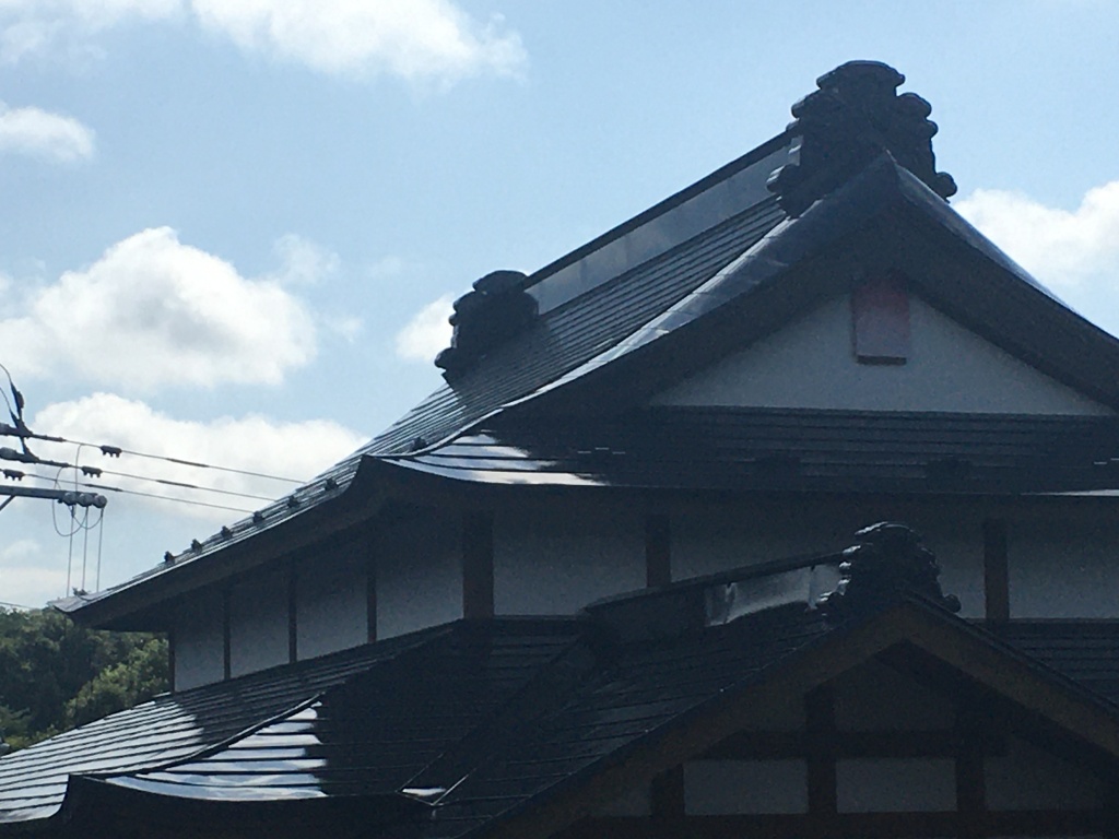 栗原市栗駒　離れの屋根塗装と車庫の屋根塗装しました