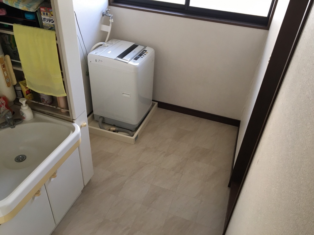 脱衣室クッションフロア張り替え作業