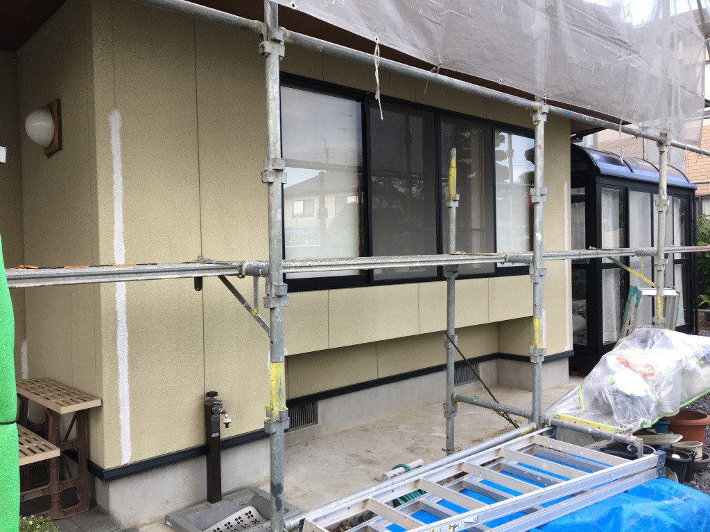 登米市中田町 下地処理をしています♪