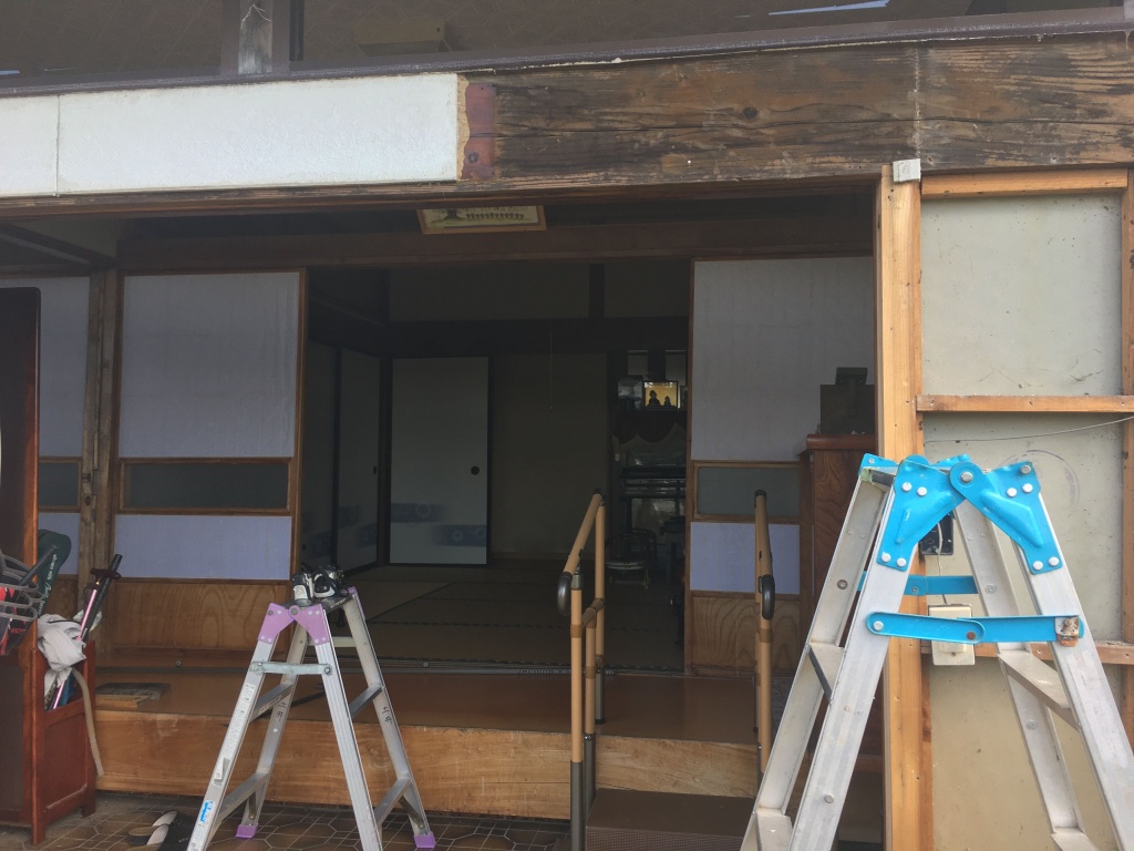 大崎市古川 玄関戸の開口を大きく!!