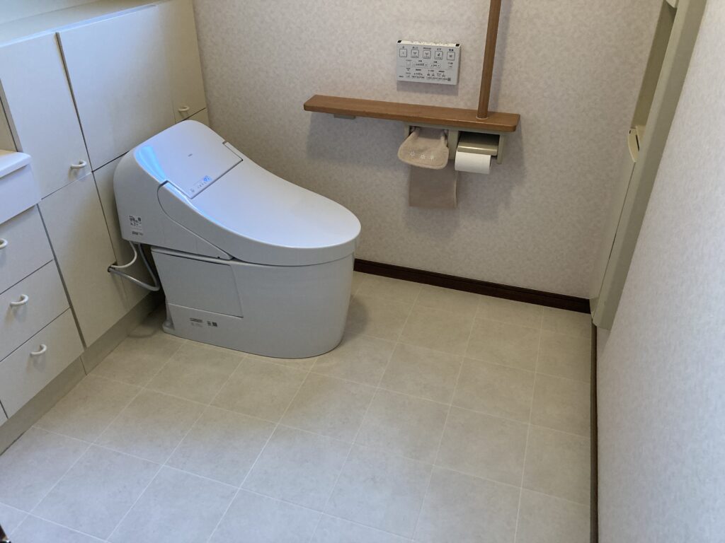 登米市中田町　K様邸　便器交換・洗面室床張替🚽